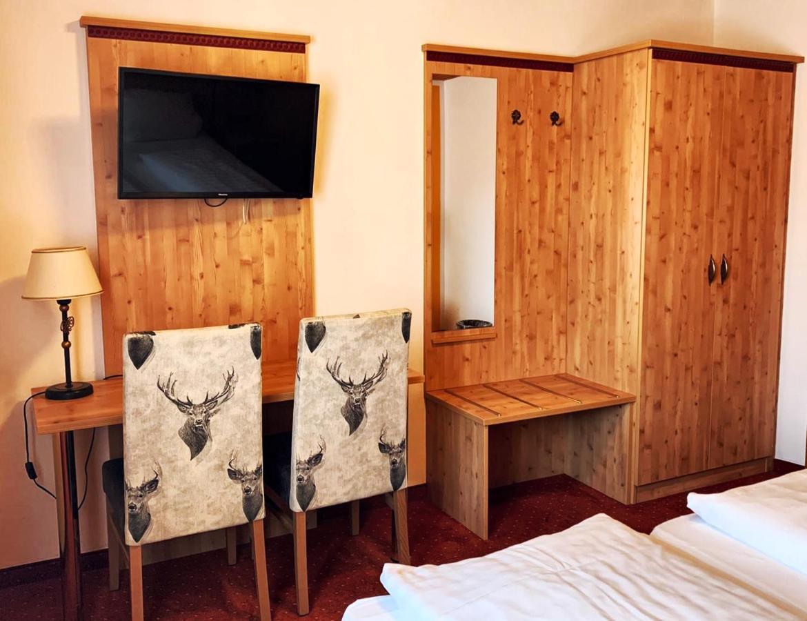 Hotel Paintner Germering Esterno foto