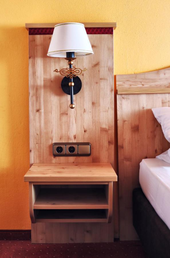 Hotel Paintner Germering Esterno foto