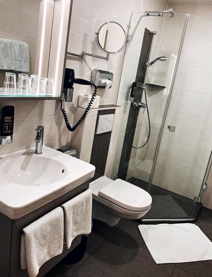 Hotel Paintner Germering Esterno foto
